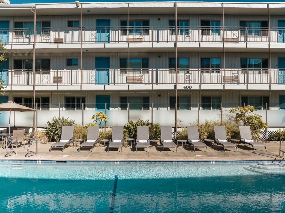 Marin Suites Hotel