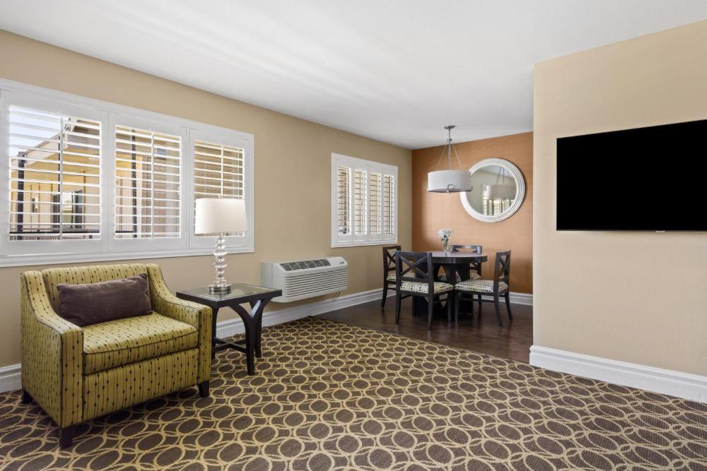 One Bedroom Suite with Two Beds interior